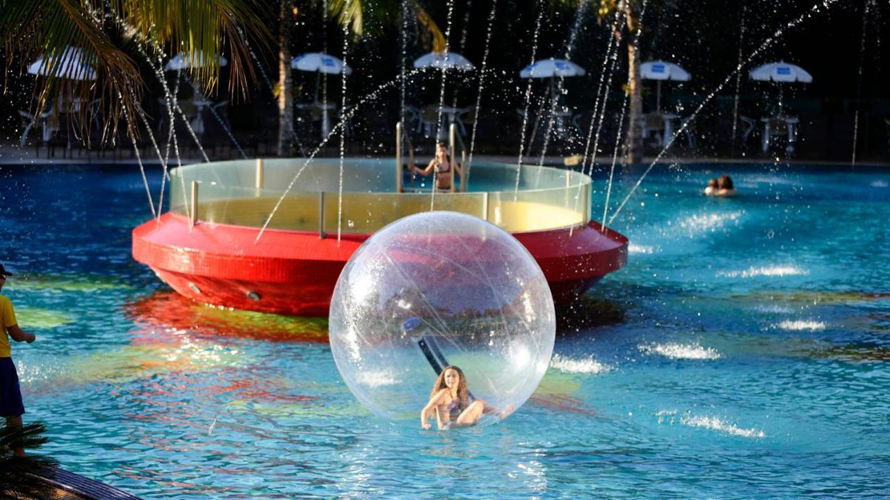 Recanto Cataratas - Thermas, Resort E Convention Foz do Iguaçu Kültér fotó A water ball