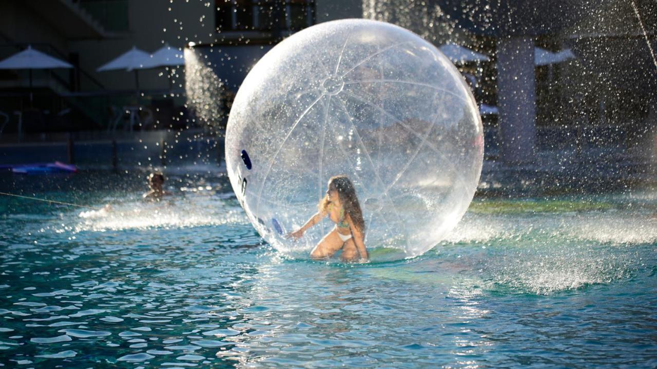 Recanto Cataratas - Thermas, Resort E Convention Foz do Iguaçu Kültér fotó A water ball